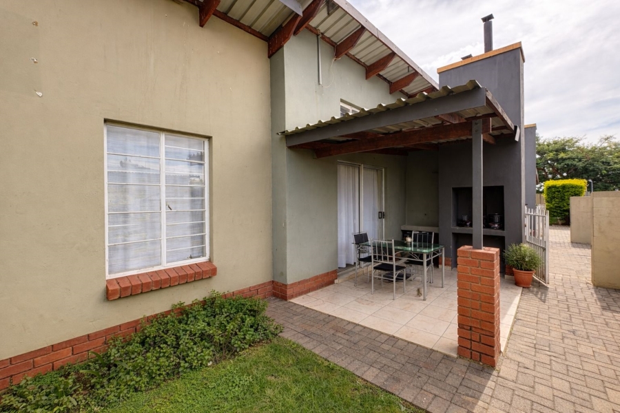 3 Bedroom Property for Sale in Waterval East North West